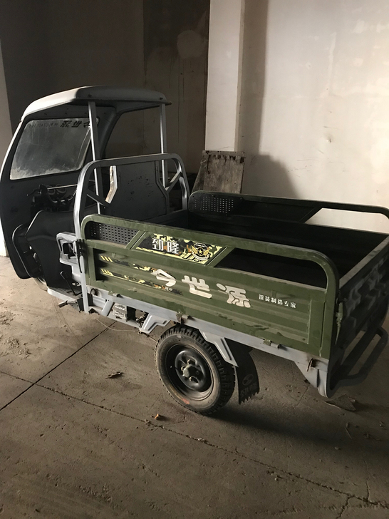 二手汽油三轮车，绿色1.6米长车厢，201...