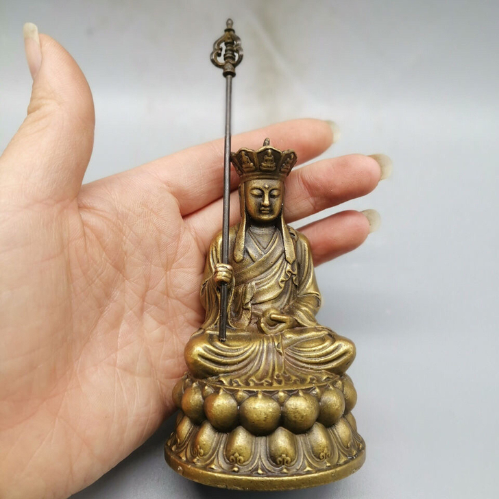下乡淘回来的，纯铜九华山地藏王佛像