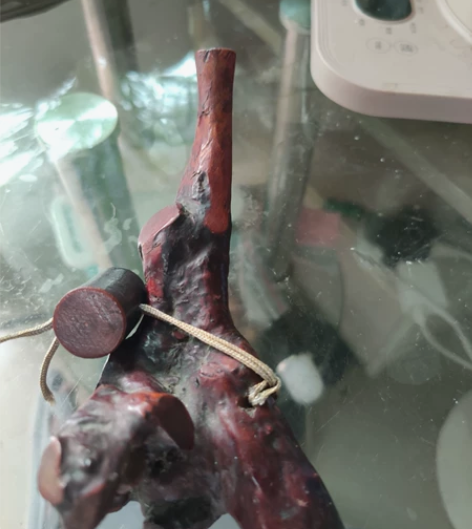 烟斗，实木烟斗，烟嘴有裂，可以当摆件，不知...