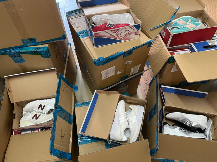 在店里拿了一批新百伦New balance...
