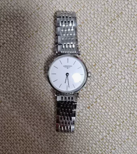 浪琴手表,网红发夹。都是之前做夜市剩下啦的...