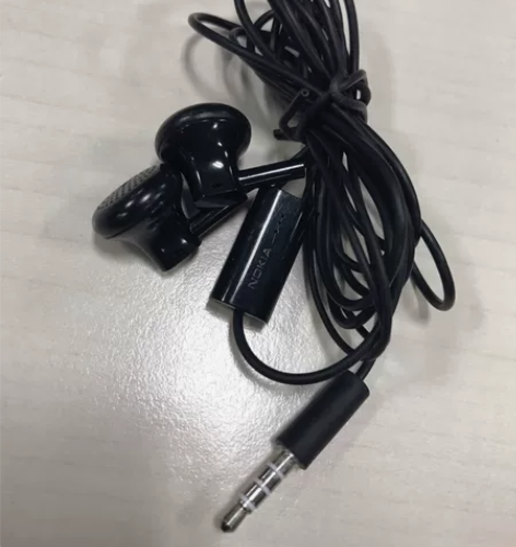 诺基亚WH108耳机，9.5成新基本没用过...