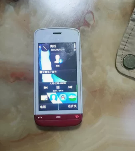 以前自用诺基亚 C5-05，和2690手机...