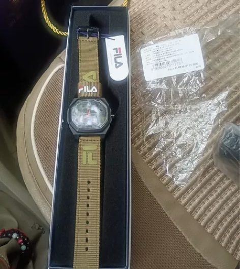 斐乐男士复古运动手表,刚拆封,不适合我的风...