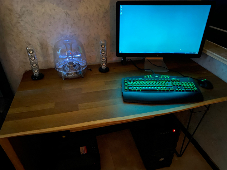 闲置物品，台式机一套，所见即所得，27寸苹...