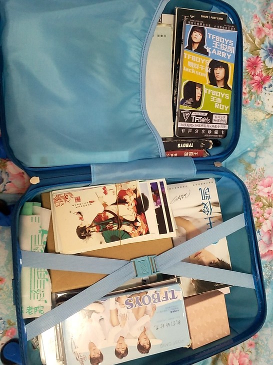 TFBOYS王俊凯易烊千玺钥匙扣立牌手幅透卡