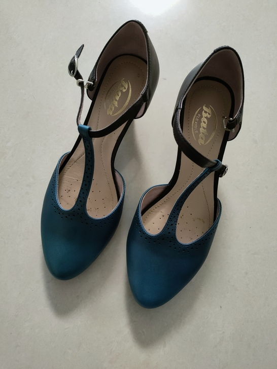 包邮 Bata高跟鞋撞色娃娃鞋35码