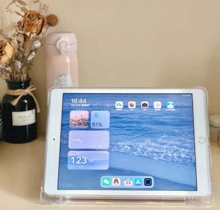 iPad mini4 128g女生自用，去...