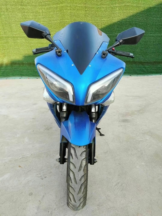 宝石蓝gt250跑车，原版原漆99新，超大...