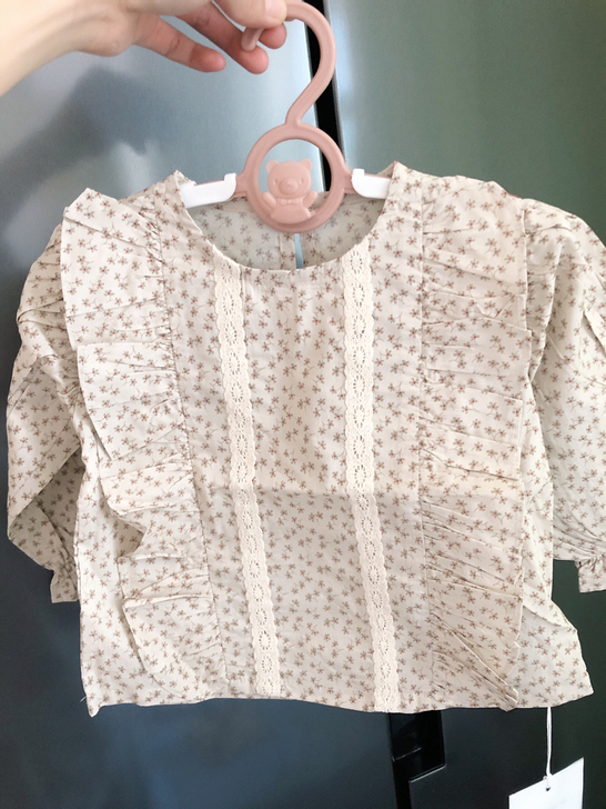 80码花汐素色木耳边娃娃衫，全新吊牌在，都...