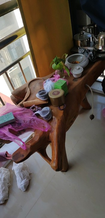 新买的根雕茶桌，买来一直闲置，没用过。特价...