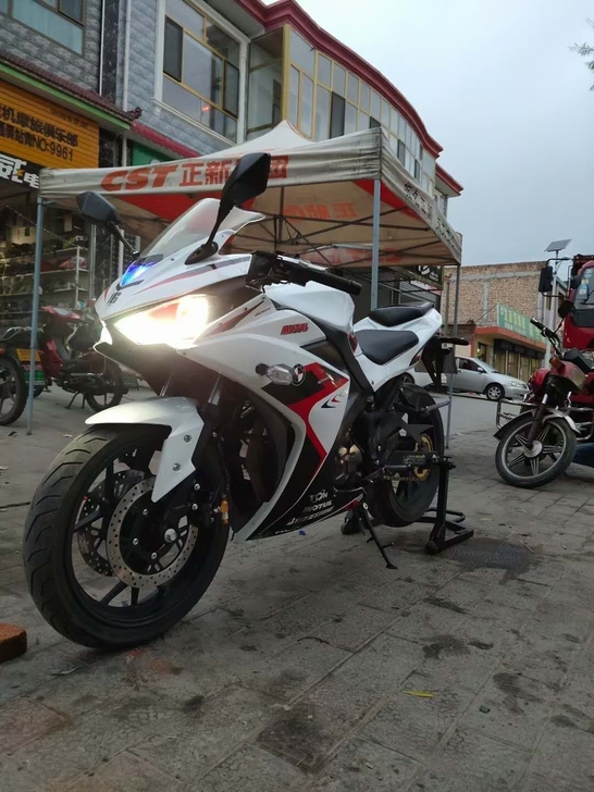 V6六挡机带平衡轴200跑车，喜欢的联系