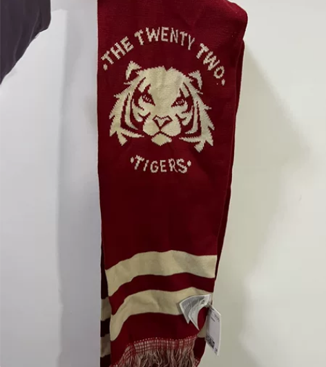 H##amp；amp；M 虎头红格围巾 h...