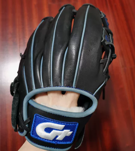 棒球手套 黑色蓝 11工字 95新  仅学...