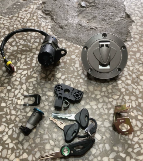 贝纳利小迅龙BJ150-31套锁电门锁 感...