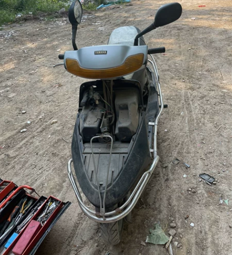 雅马哈凌鹰125,拆件出。 感兴趣的话点“...