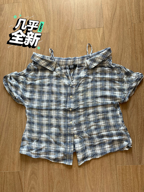 购买于vero moDA王府井，衣服都挺新...