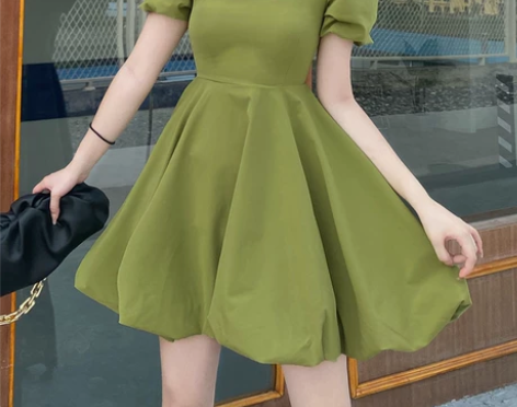 绿色蓬蓬裙 穿过一两次 感兴趣的话点“我想...