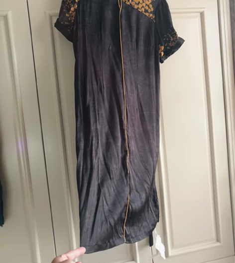 全新真丝弹力缎连衣裙，带吊牌M码偏大，适合...