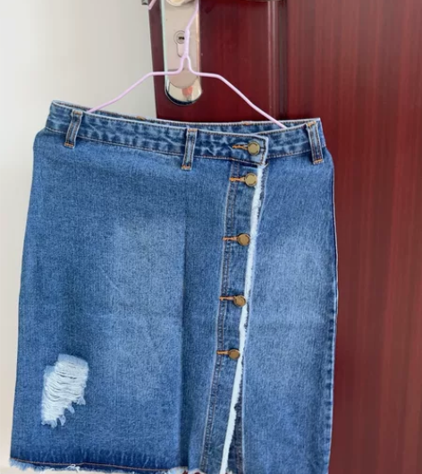 清理四条裙子~可爱风~全部是S码,两尺腰围...