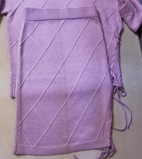 香芋紫套裙，上衣和裙子均有系带设计，甜美可...