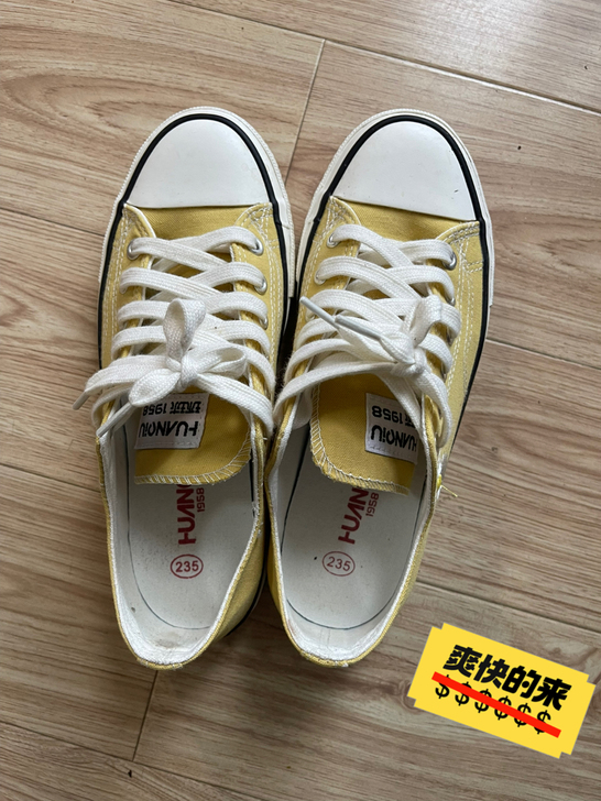 环球小菊花低帮帆布鞋，37码，只穿了两次，...