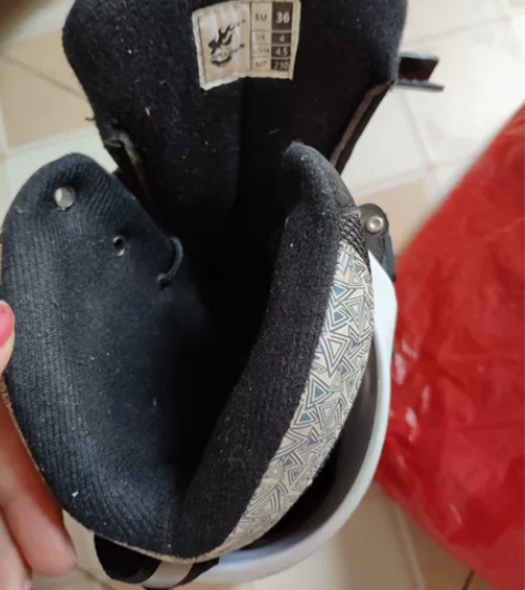 轮滑鞋，女士，36码，但只有35码的脚才能...