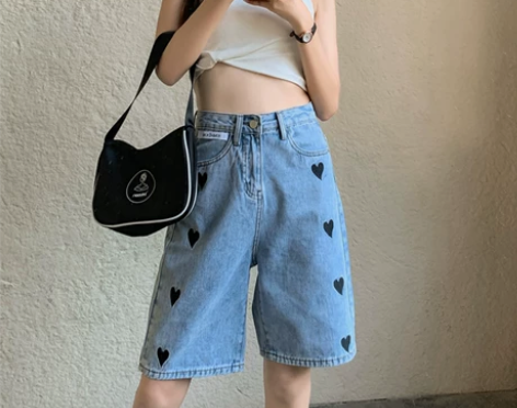 爱心五分牛仔短裤女夏季2022年网红高腰5...