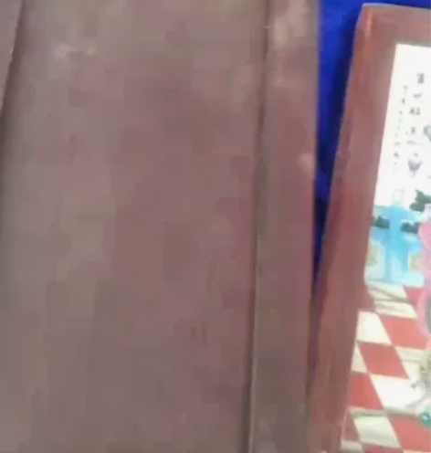 四个工艺品画，有个年头了，标价是四个画的价...