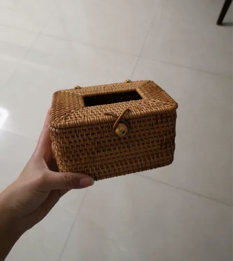 藤编纸巾盒啊2个 几乎全新，换纸巾盒了用不...