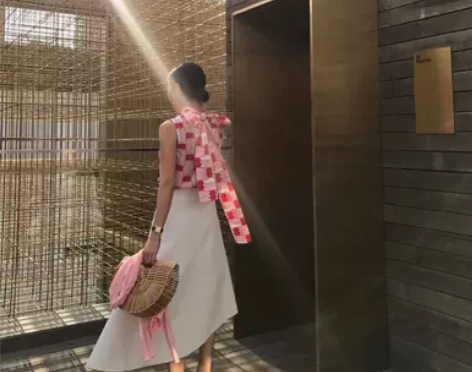 正确 府绸背心 阳光下小仙女 几何花纹 系...