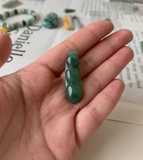 翡翠A货 福豆 油绿底飘金丝绿 大漏出！ ...