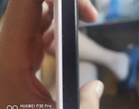 苹果12  64g  自己用的  有几处磕...