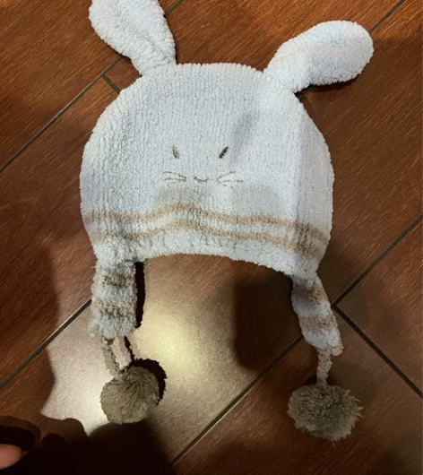 宝宝秋冬毛绒帽 男女同款 全新 弹力大。买...