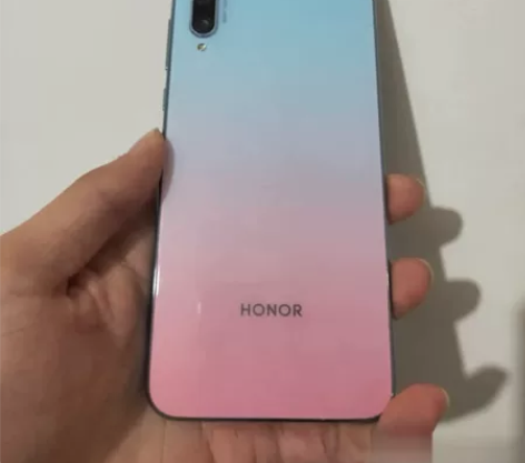 荣耀20青春版，颜色〈冰岛幻境〉，98新全...