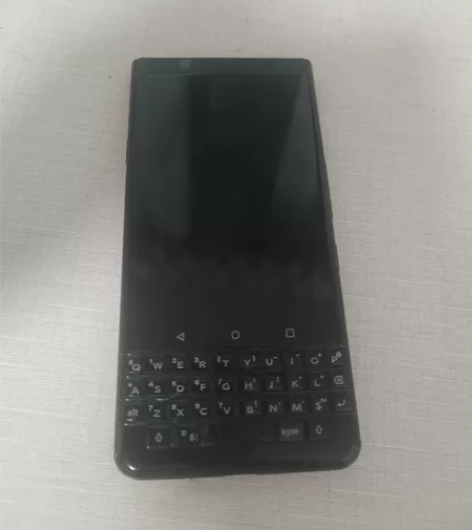 黑莓Keyone  功能一切正常，后盖开裂...