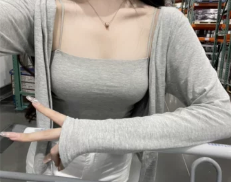 poet wong 舒适凉感防晒开衫 灰色...