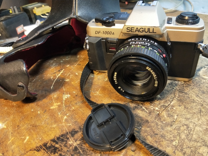 海鸥  DF-1000A单反相机一台。机器...