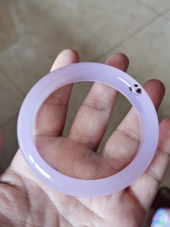 全新 天然粉紫色带草花微瑕手镯60圈口