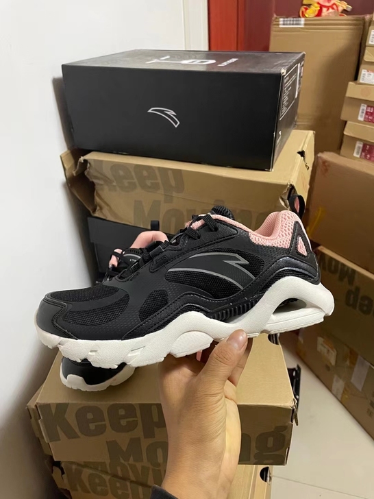 安踏女款运动鞋原价399现在129包邮码数...