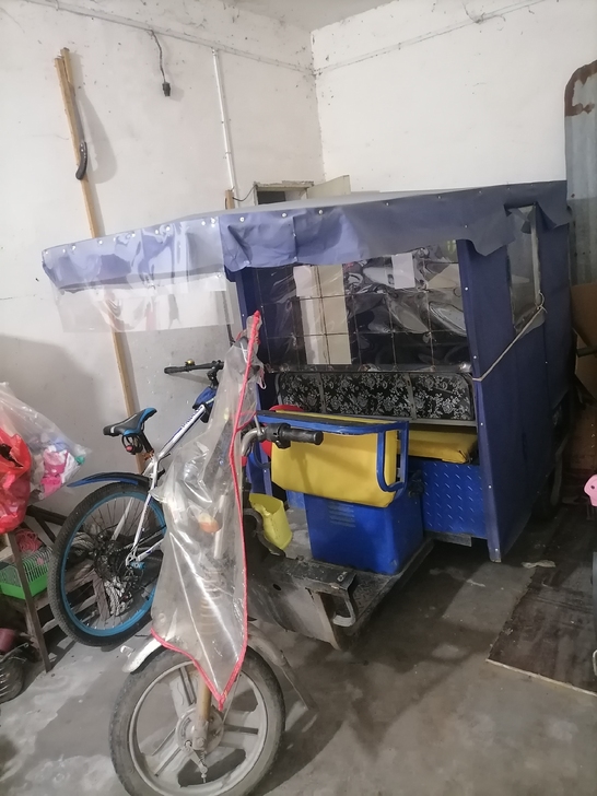 有一辆载人电瓶三轮车转让，九成新