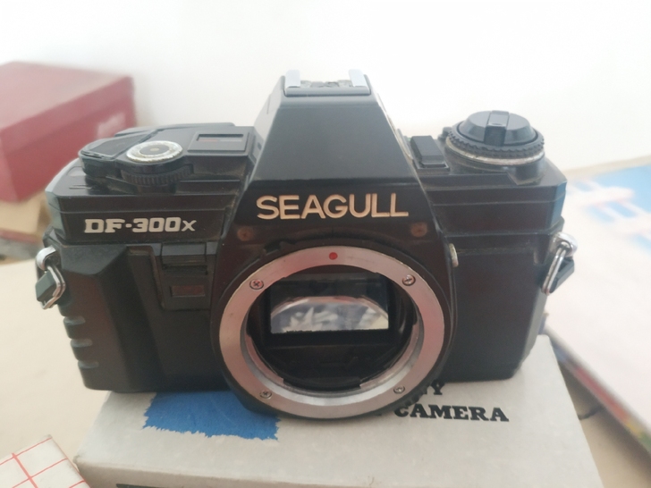 海鸥胶卷单反，只有机身了，这是以前父母做生...