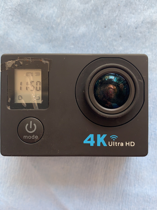 4k骑行运动相机，保护膜在，6块电池，两块...