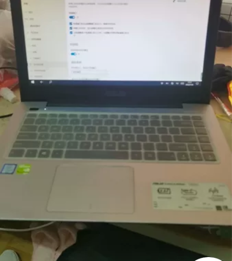 华硕f456u 95新 很少用,无维修。以...