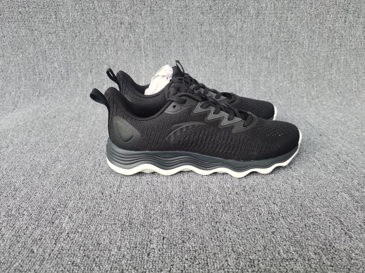 安踏40.5码运动鞋