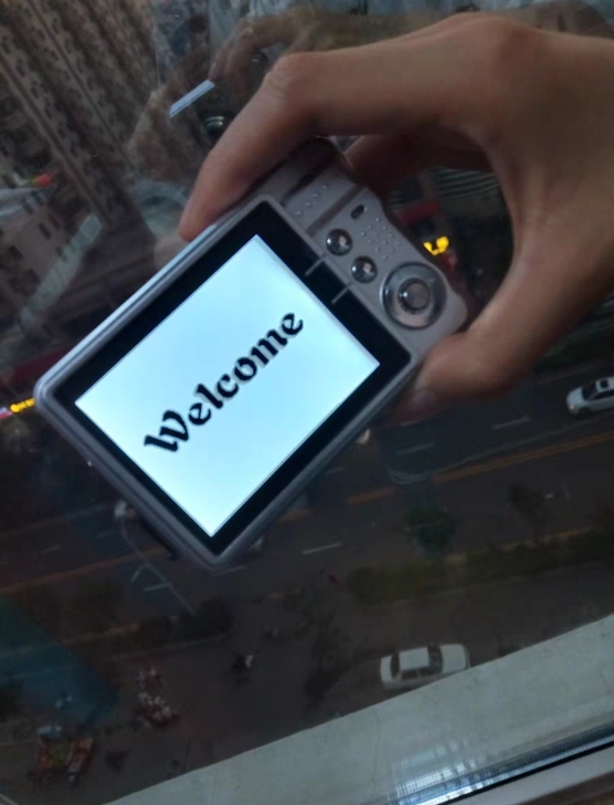 1800万像素数码相机+32G储存卡