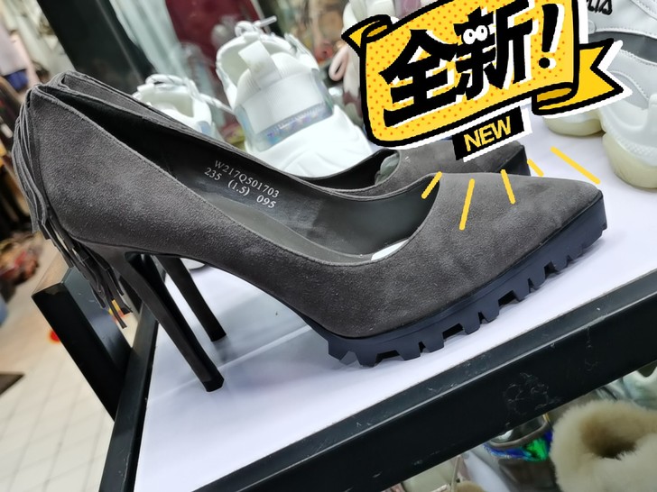 外单全新高跟鞋清货中。盲盒全都35码怎么都...
