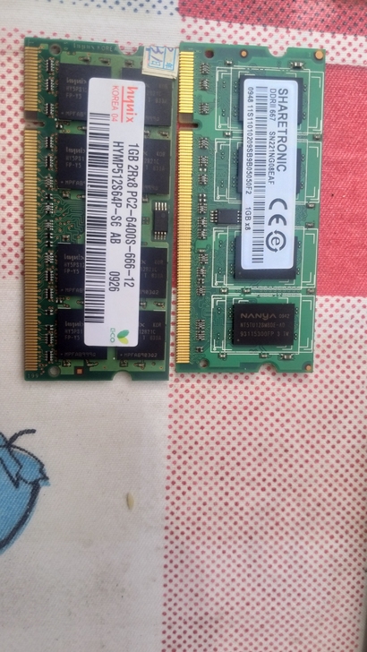 出几个2代笔记本内存条，有512m 的一对...