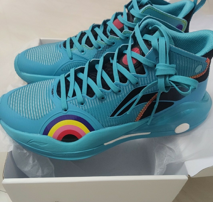 李宁驭帅15篮球鞋 高帮无瑕疵 全新配色码...