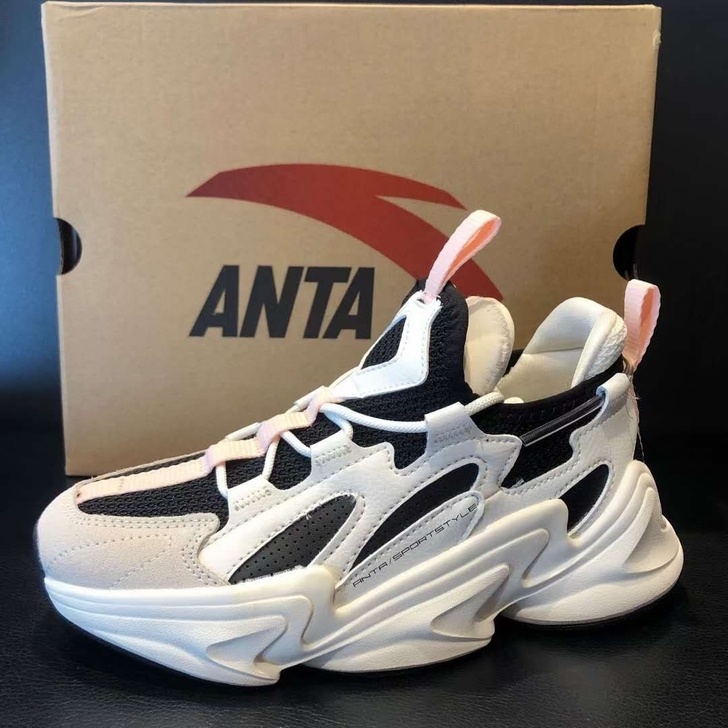 安踏女款老爹鞋，原价419，现在139包邮...